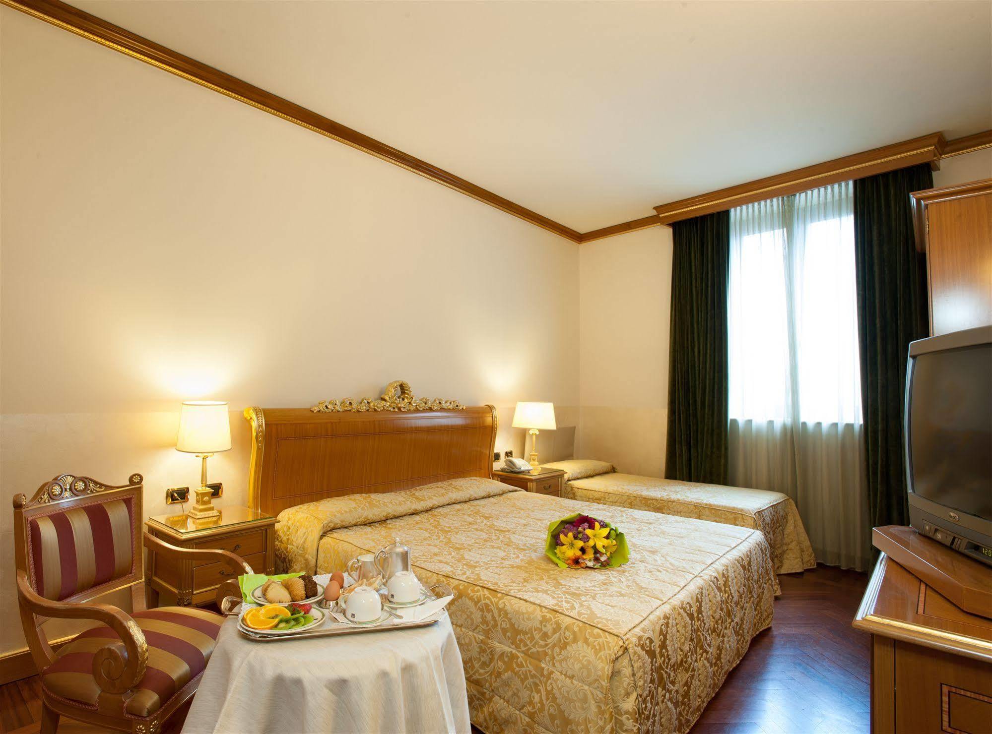 Hotel Marconi Milan Bagian luar foto